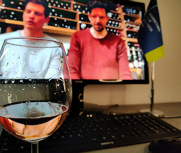 Simon Pook (li.) und Florian Boberg (re.) von der Weinhandlung Lapinski aus Wuppertal.
