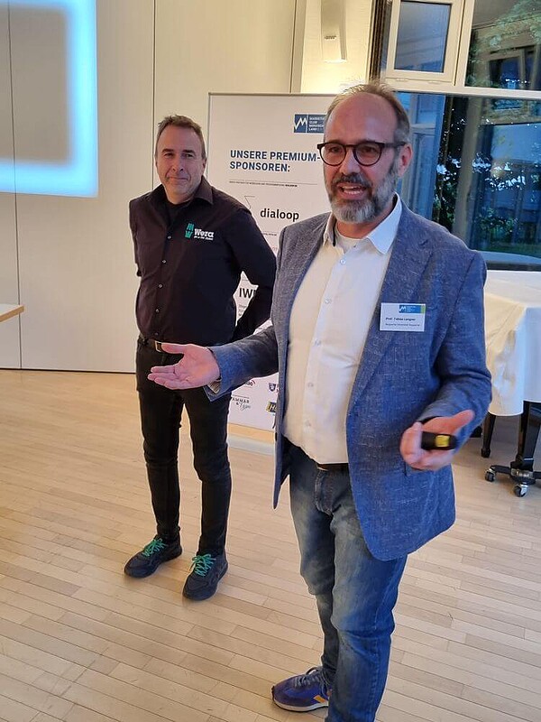 Detlef Seyfarth (li., Marketing Director, WERA) und Prof. Dr. Tobias Langner (re., Vorstand Marketing-Club Bergisch Land).